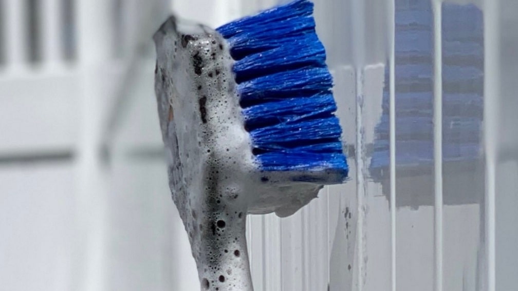 brush cleaning